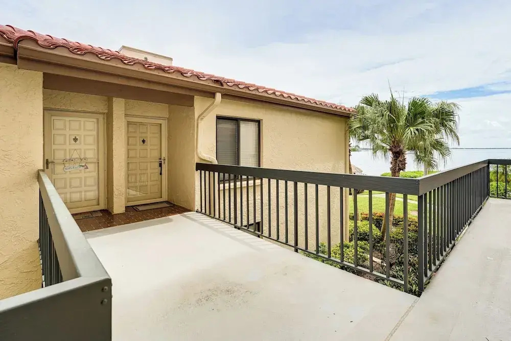 Heated Pool Access: Bayfront Isla Del Sol Condo