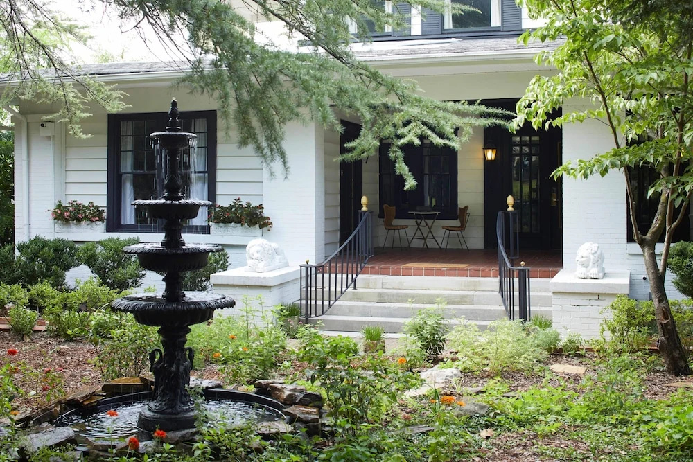 Eden Brae - Birmingham s Premier Retreat