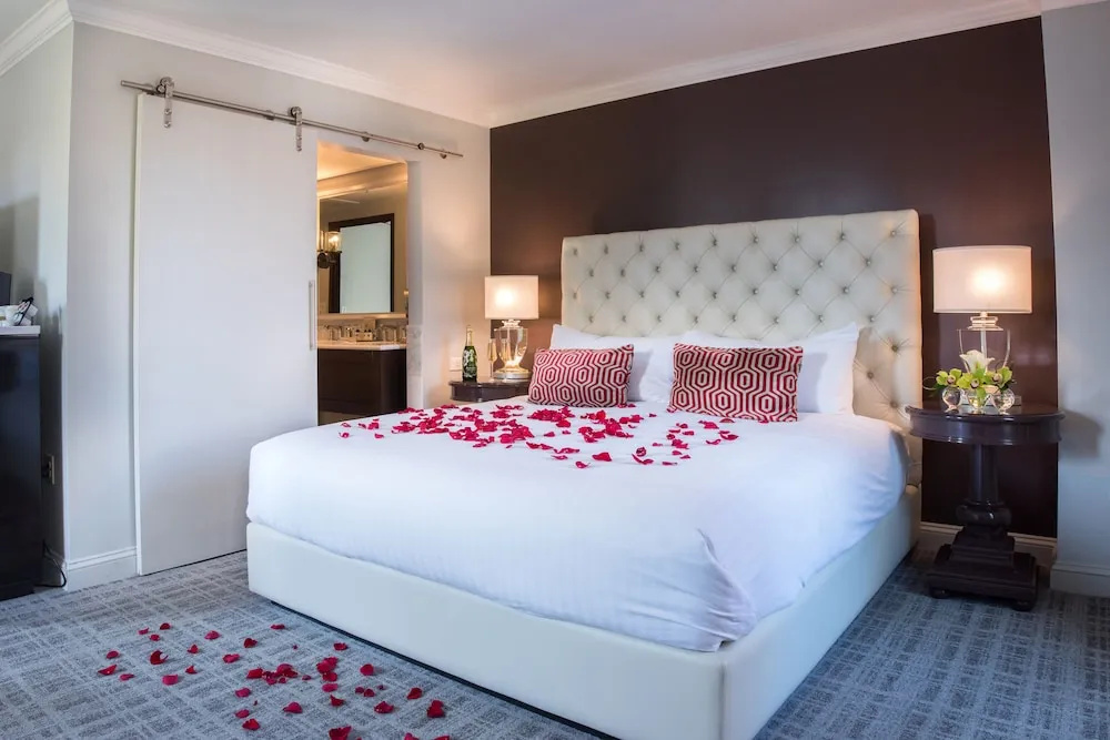 Terrace Double Suite (full double bed)