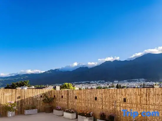 Tingxi Homestay (Dali Ancient City South Gate)
