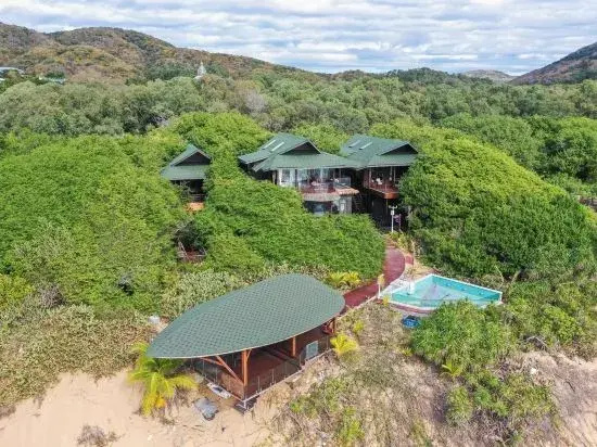 Tree House Nanshan Sanya