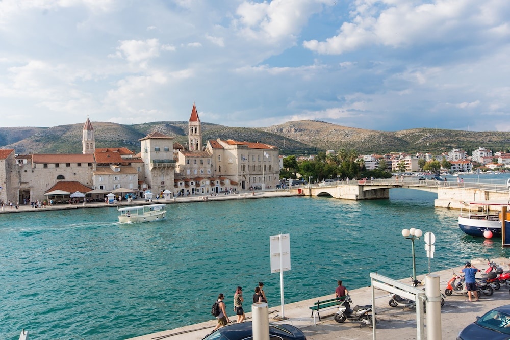 Beach & Waterfront