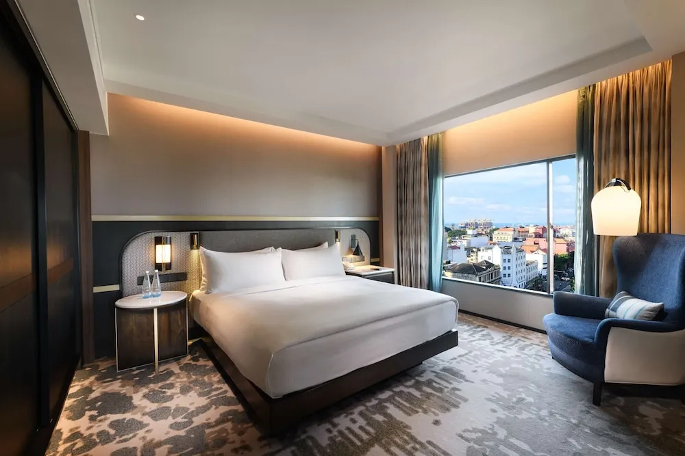 Deluxe Double Suite (full double bed)