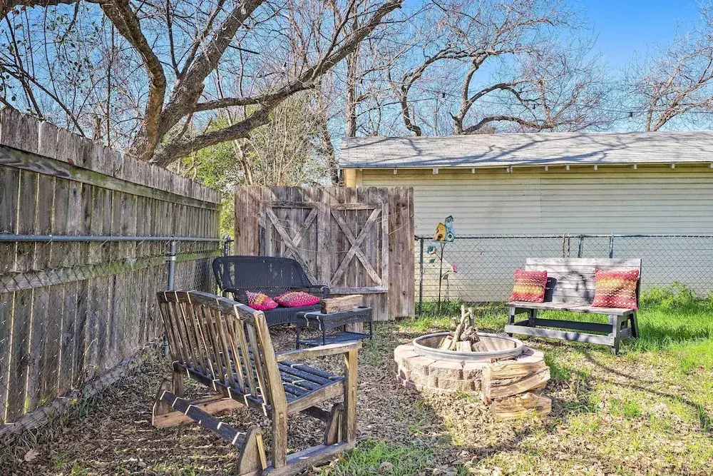 Georgetown Vacation Rental Close to Town Square!