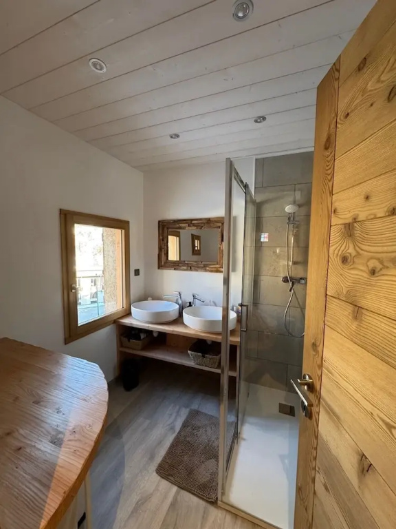 Comfort Double room with balcony and with mountain view (full double bed)
