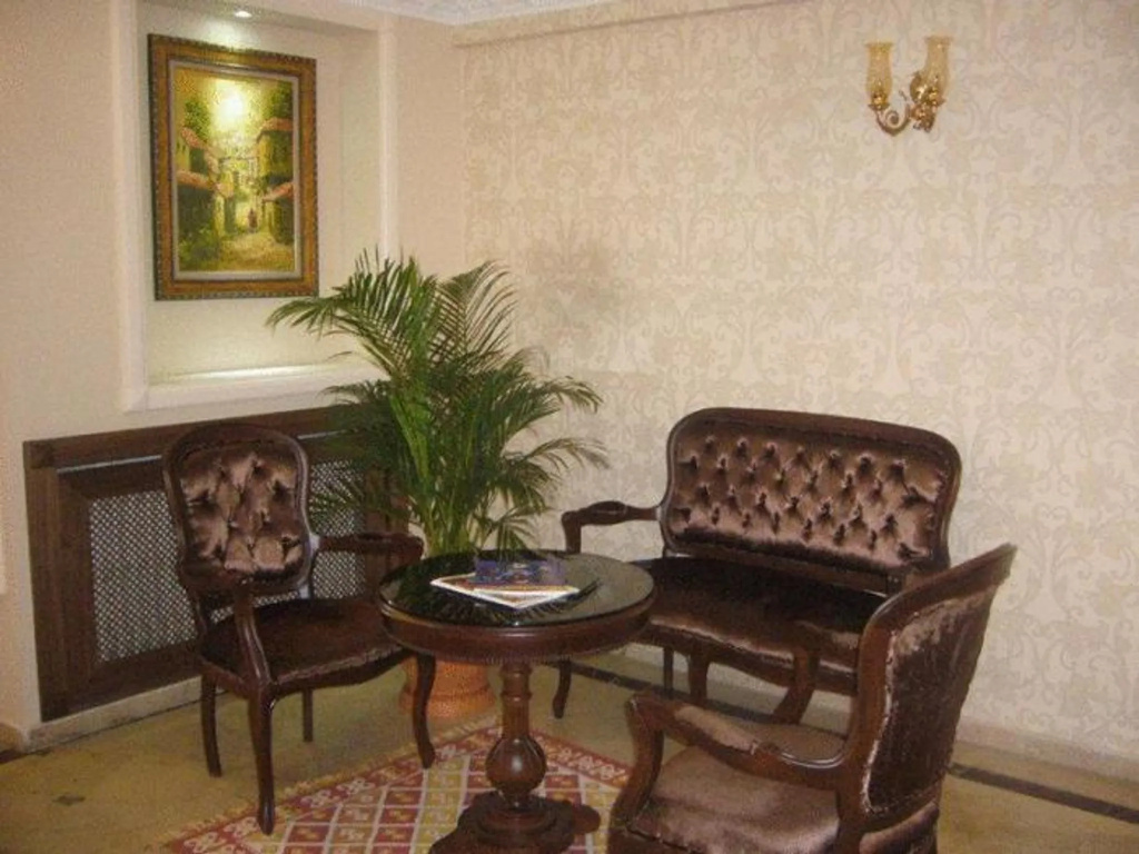 Lobby & Reception
