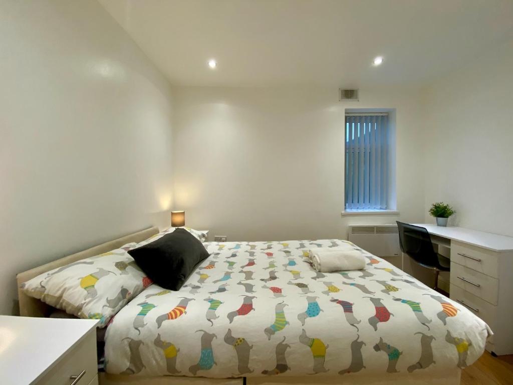 Relax in a modern Cardiff home by the City Centre & Bute Park