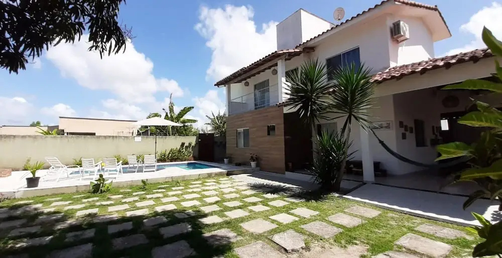 Casa na Praia de Mundaí com 3 quartos, piscina, e churrasqueira