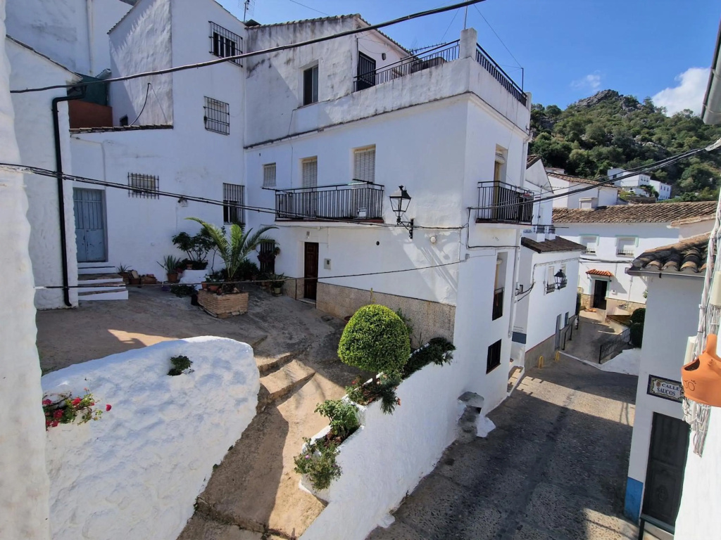 EL BÚCARO. Las Puertitas Rojas