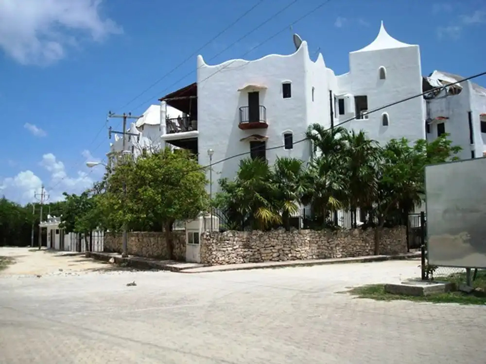Las Brisas A201 by PRP