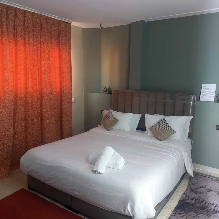 Comfort Double room with city view (full double bed)