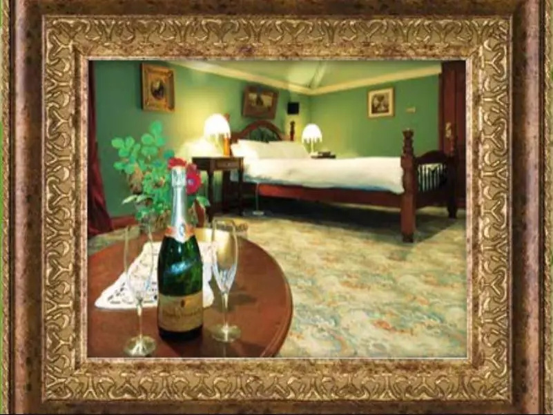 Double Suite (full double bed)