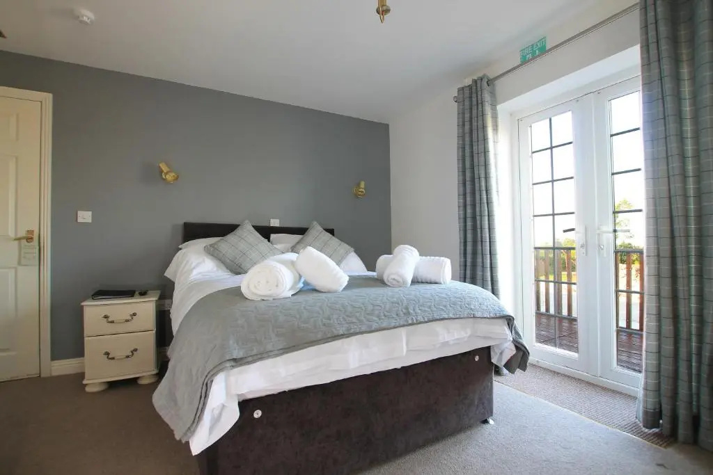 The Halfway House Inn - Photo 1