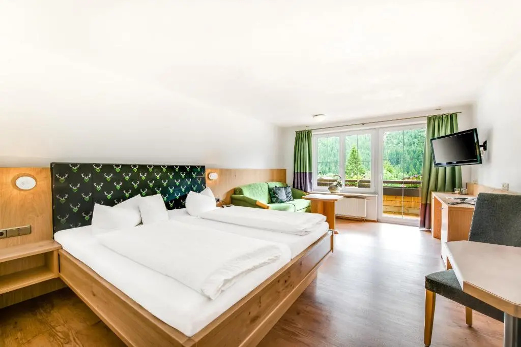 Standard Double room with balcony (full double bed)