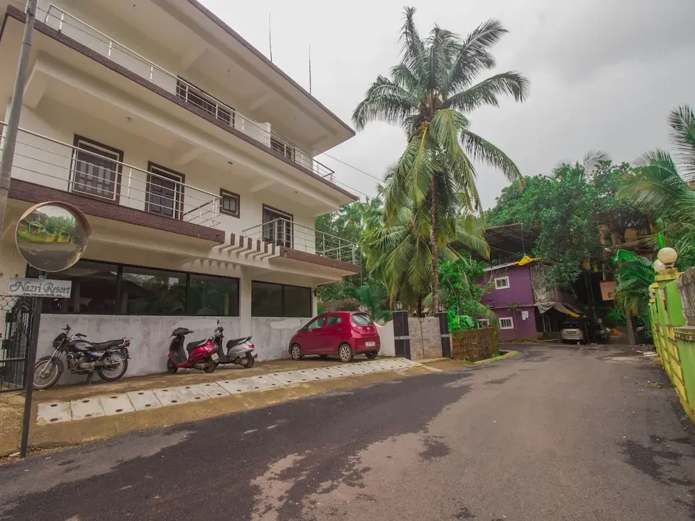 OYO 16519 Home Elegant 3BHK Parra