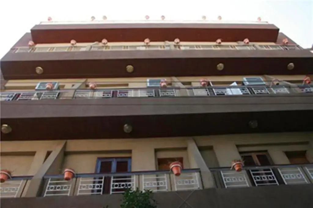 Fontana Luxor Hostel