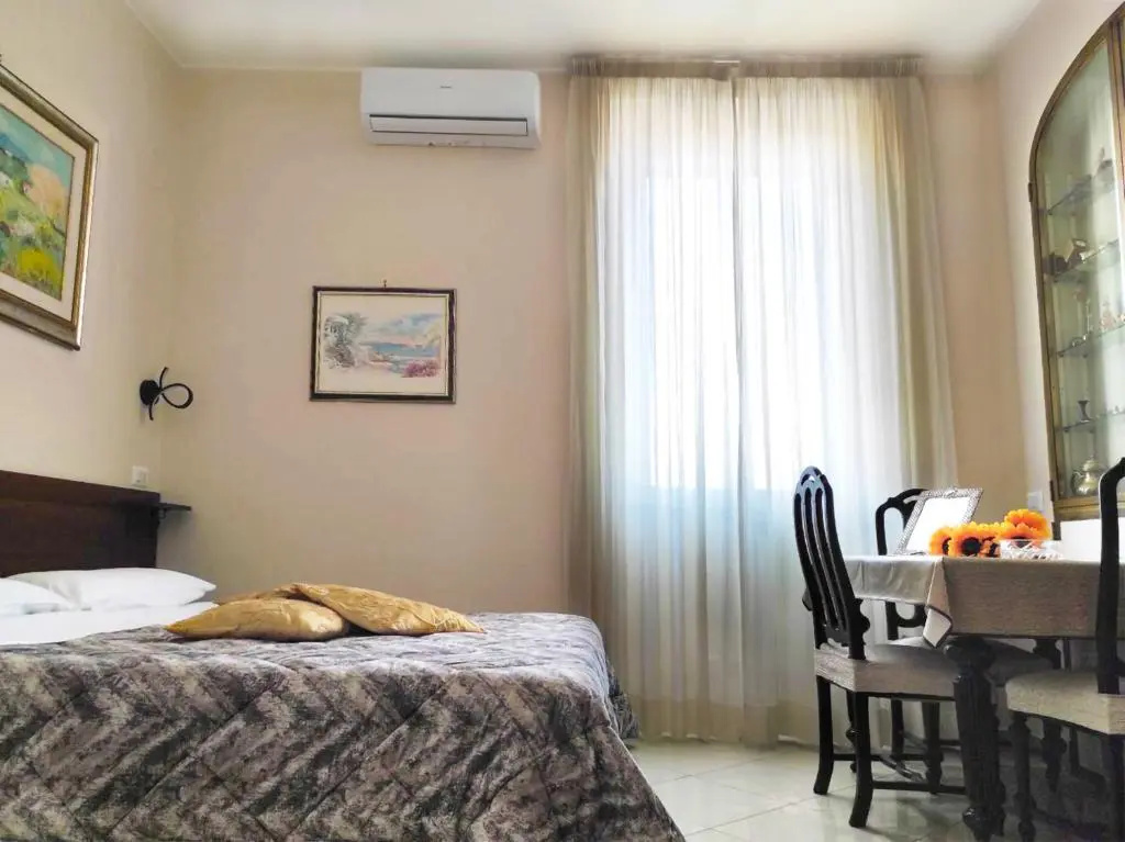 Economy room