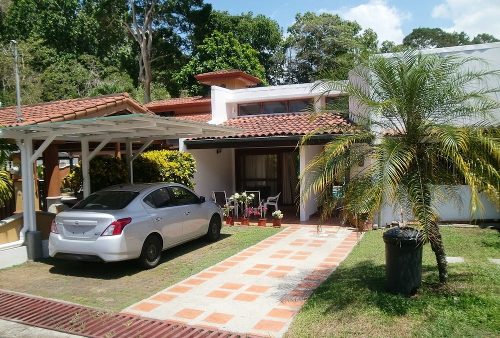 Vacation beach house with swimming pool in Punta Leona Resort, Costa Rica