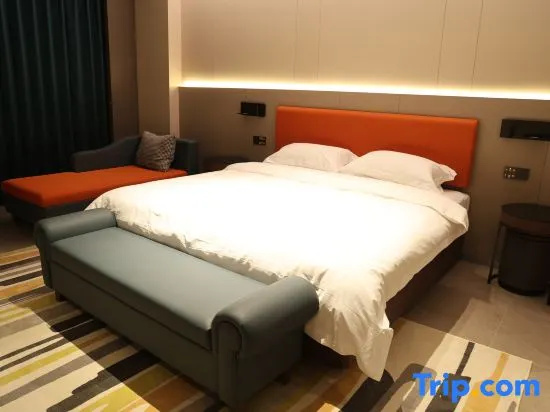 Deluxe Double room (full double bed)