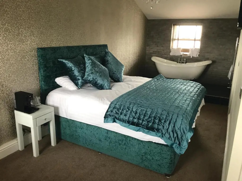 Superior Double room (full double bed)