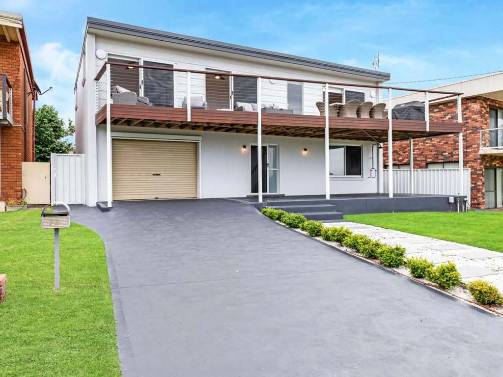 Villa Killara Gorgeous Ocean Views and Just Metres from the Sand