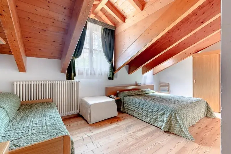 Hotel Garni Lago Nembia - Chambres