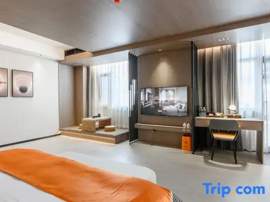 1 Bedroom Deluxe Suite with view