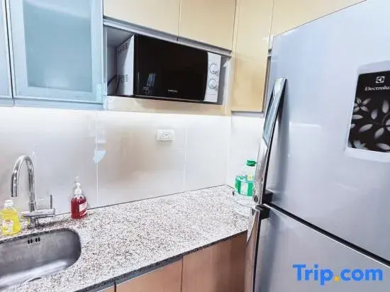 1 Bedroom Beach Condo in Mactan Newtown Near Airport - 17F
