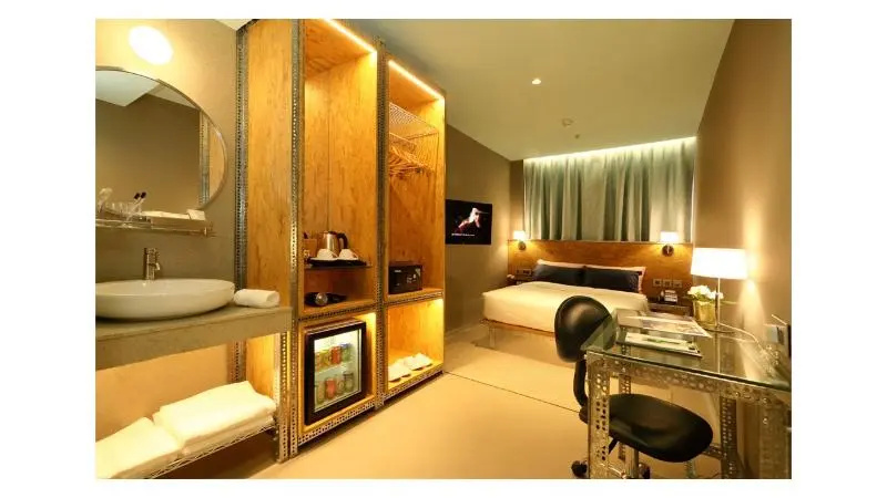 Premier room