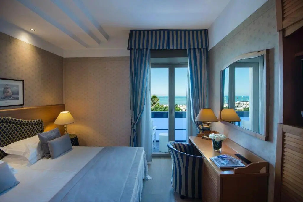 Prestige Double room seafront (full double bed)
