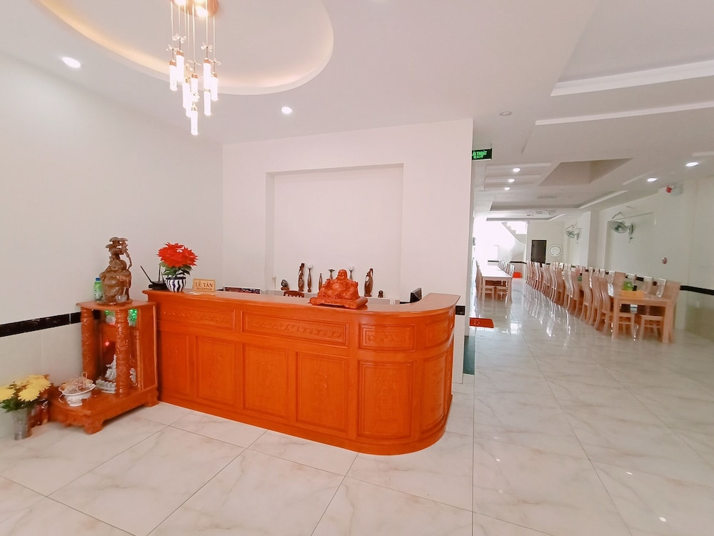 Lobby & Reception