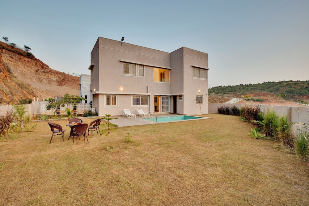 ELIVAAS 3 BHK Villa Shourya Bliss