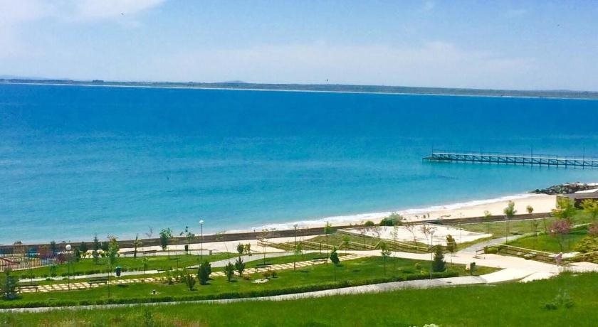 Beach & Waterfront