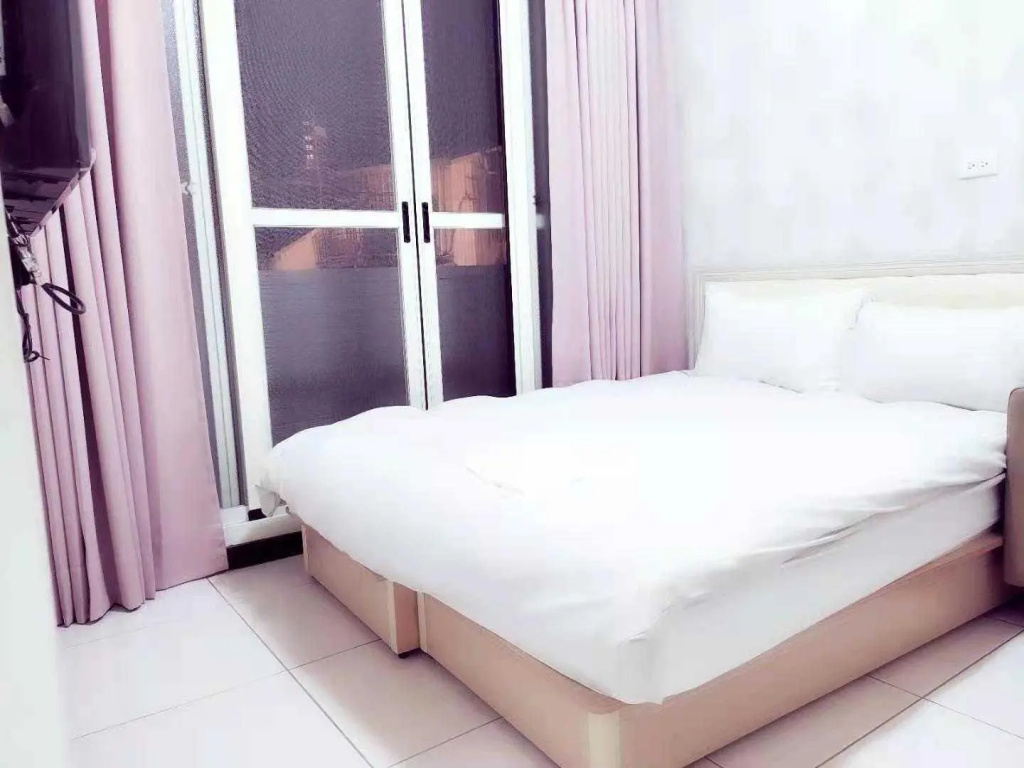 Standard Double room with balcony (full double bed)