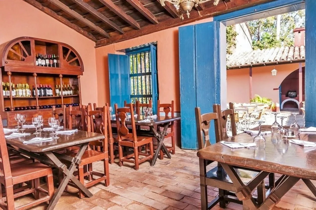 Food & Beverage