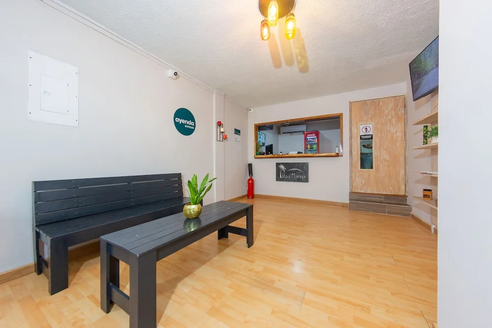 Lobby & Reception