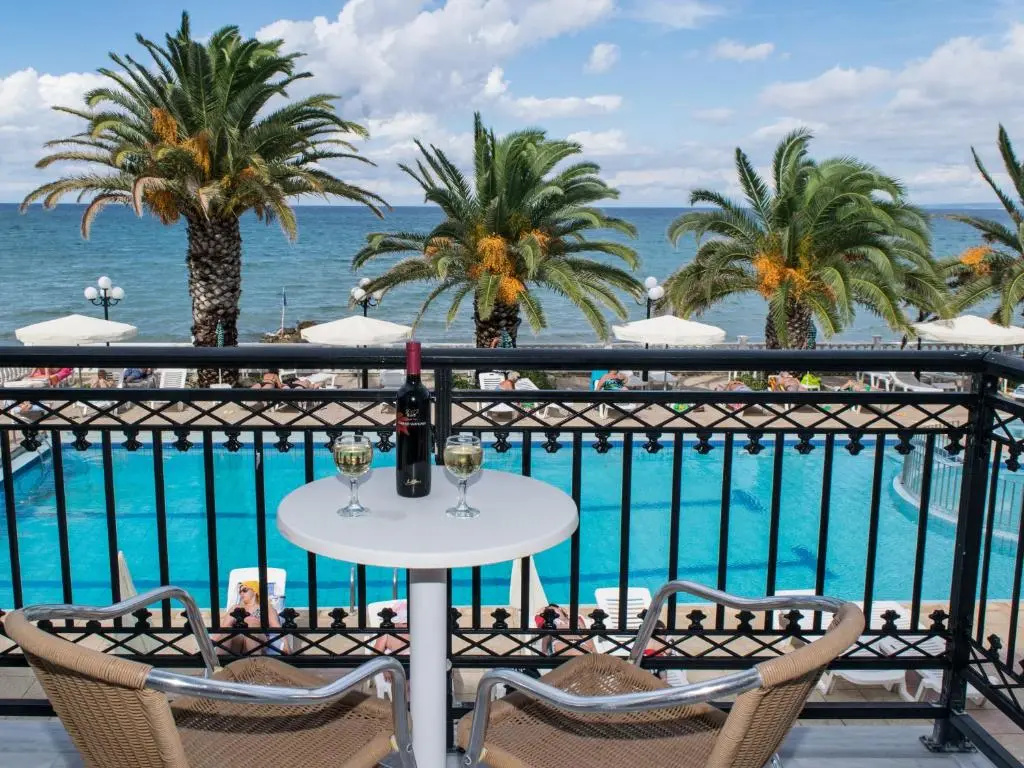 Double room with sea view (full double bed)