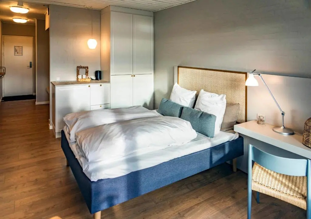 Double room (full double bed)