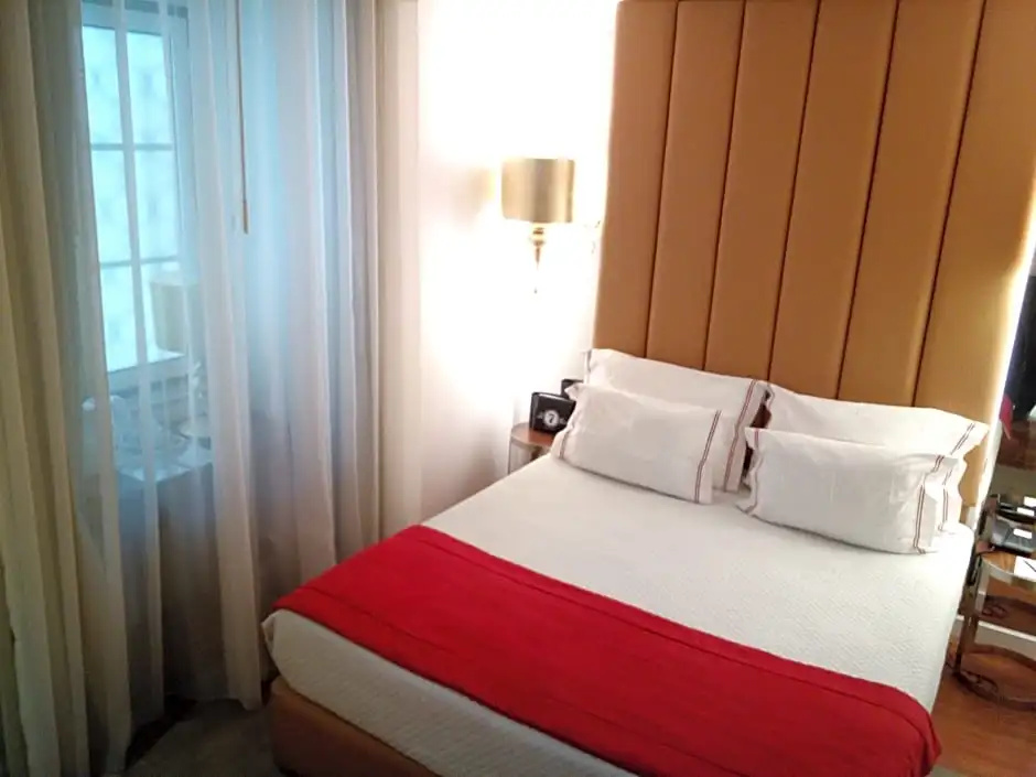 Interior Double room (full double bed)
