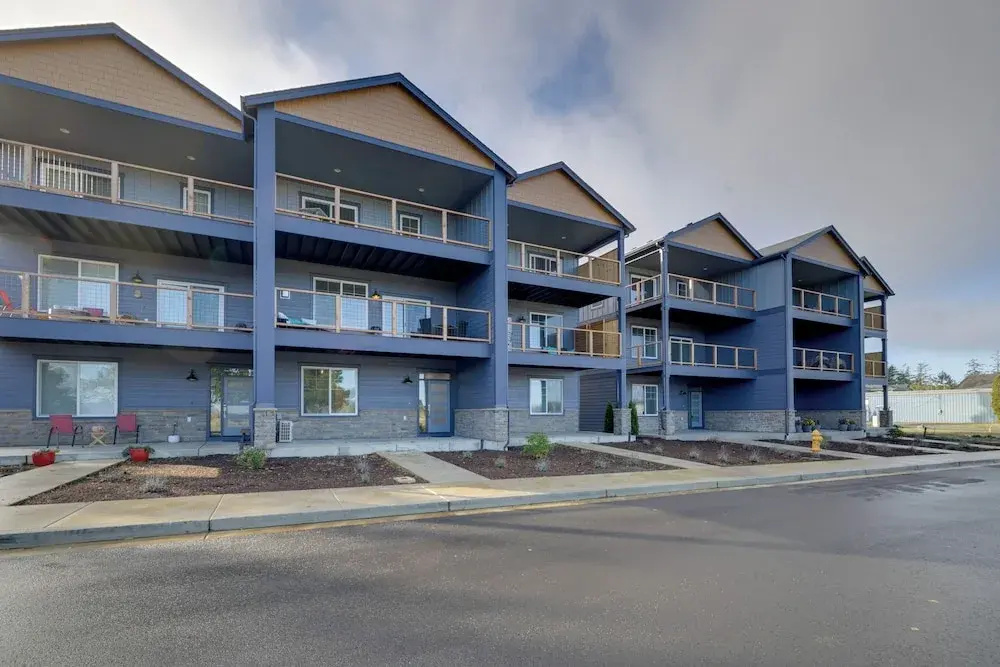 Balconies w/ Scenic River Views: Hammond Townhome!