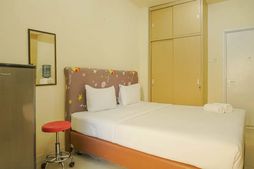Great Choice Studio Green Pramuka Apartment by Travelio