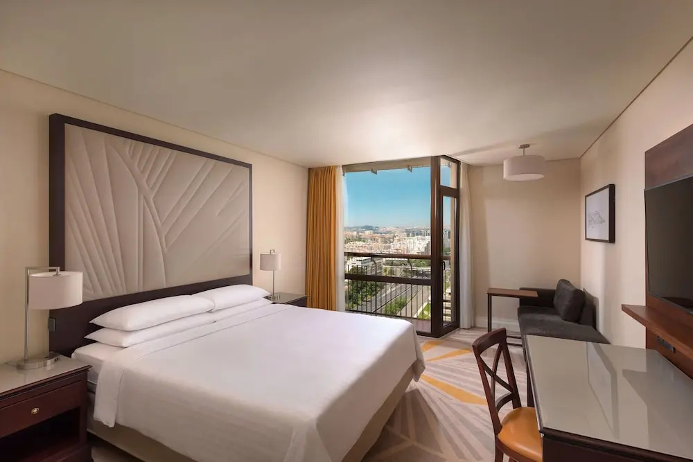 Executive Double room with balcony (full double bed)
