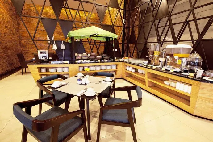 Food & Beverage