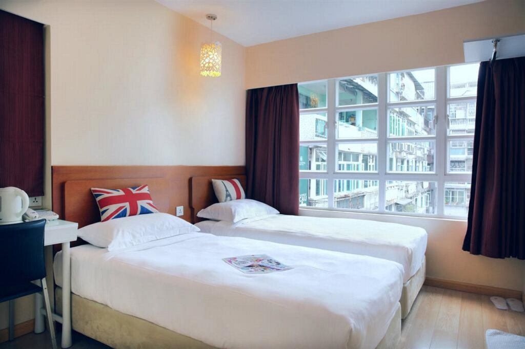 Ole London Hotel by null