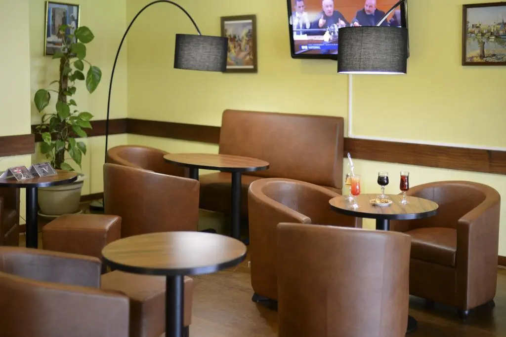Food & Beverage