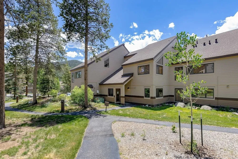 1607 Quicksilver 2 Bedroom Condo by RedAwning