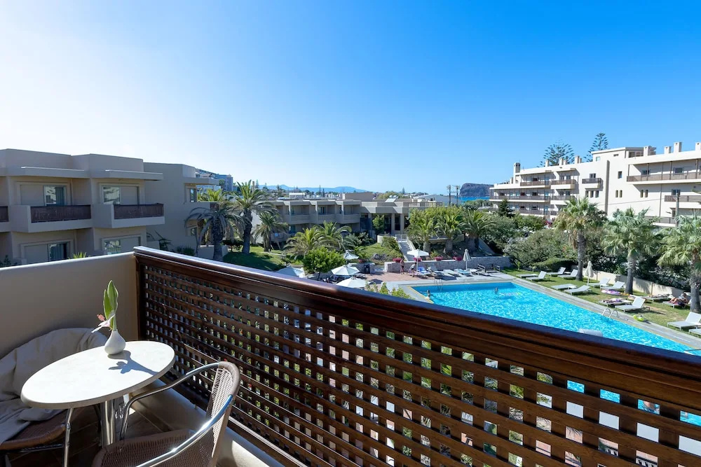 Santa Marina Beach Hotel - Chambres