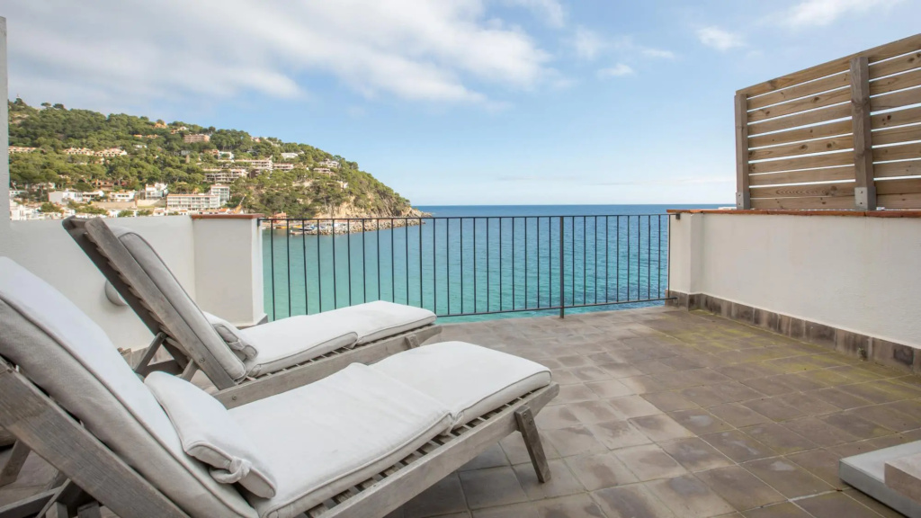 Mirador in Llafranc With 4 Bedrooms and 4 Bathrooms