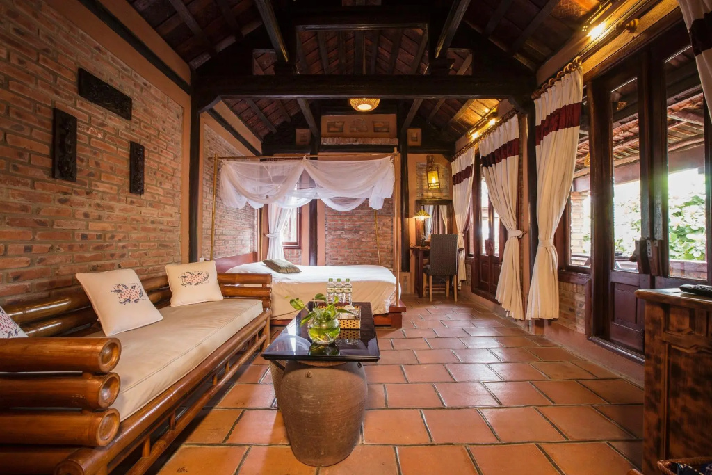 Standard Triple Family room
