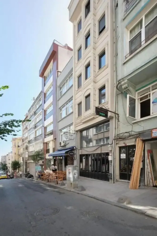 Отель Aymira Pangaltı в Стамбуле